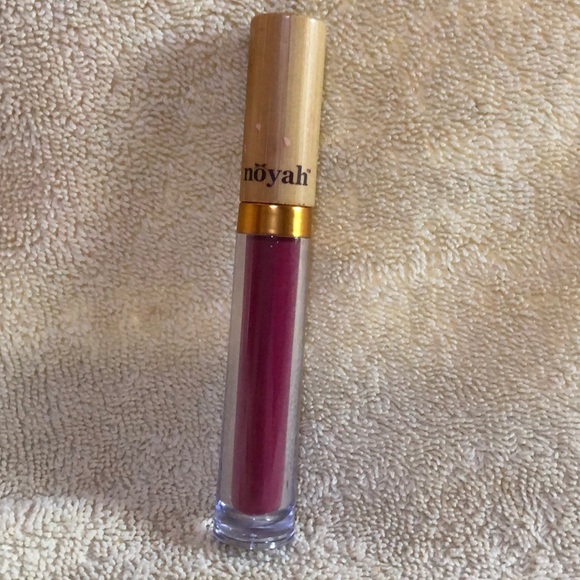 Noyah Liquid Lipstick in Malbec - Picture 2 of 5